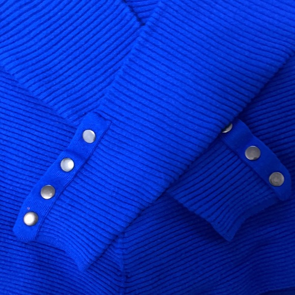 Cute Sweater Top - Picture 4 of 5